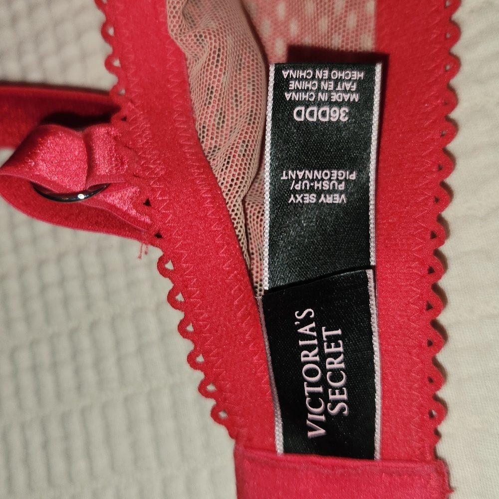 Victoria's Secret Very Sexy push-up bra, 36DDD, red - Picture 6 of 6